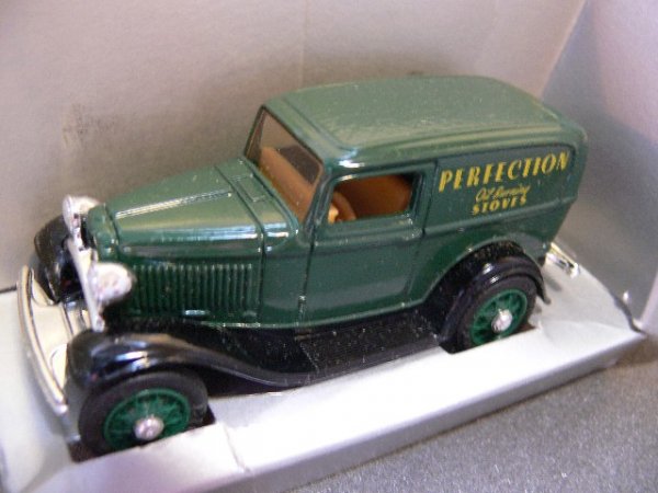 1/43 Ertl Vintage Vehicles 1934 Ford Panel Van