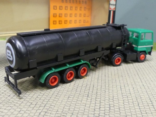 1/87 Herpa Renault GR 350 Bitumen - Sattelzug 802 204