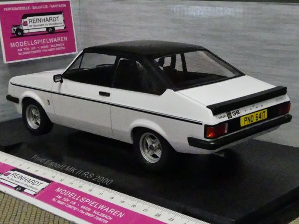 1/18 MCG Ford Escort MK II RS 2000 weiss/matt schwarz RHD 1977 MCG18248