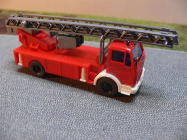 1/87 Wiking MB 1619 Feuerwehr DLK 23 12 Metz 618/1