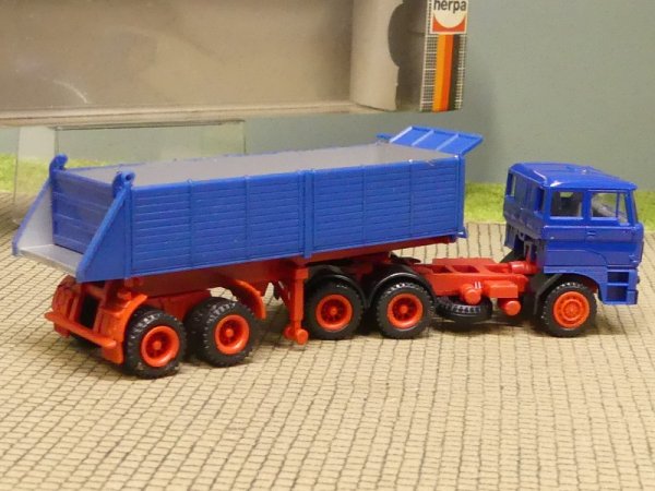 1/87 Herpa DAF 3300 Kipper blau Chassis rot 827500