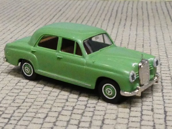 1/87 Brekina MB 180 grün 23052