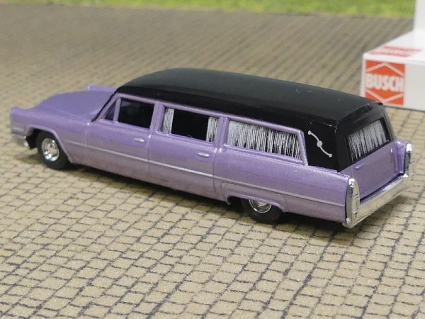 1/87 Busch Cadillac Station Wagon '66 Bestattungswagen 42922