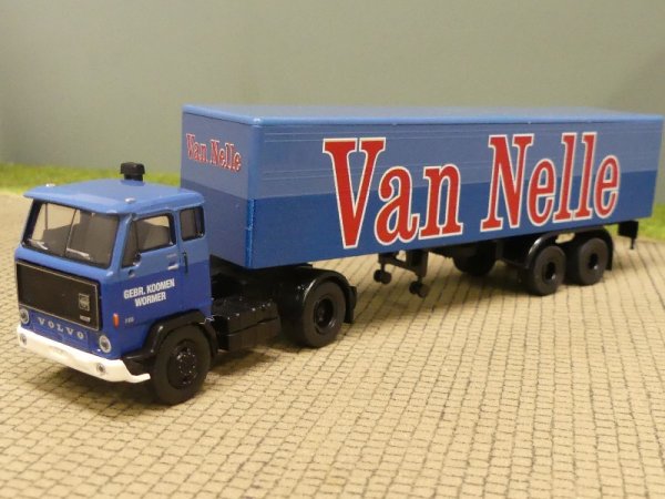 1/87 Brekina Volvo F89 Koffer-SZ van Nelle 85674