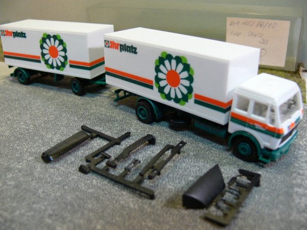 1/87 Herpa MB NG Ihr Platz Koffer Hängerzug 811125