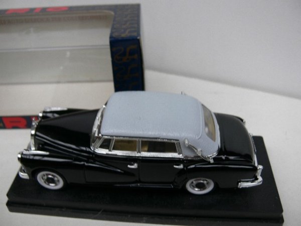 1/43 Rio MB 300 Cabrio geschlossen schwarz/weiß 1958 101