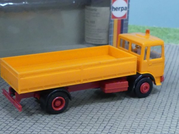 1/87 Herpa MAN F80 kommunalorange Pritsche 820295