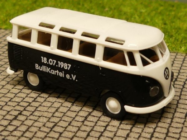 1/87 Brekina # 1486-2 VW T1 b Samba 25 Jahre Bulli-Kartei 93202 ohne Dachbedruckung