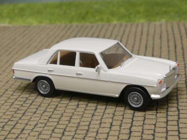 1/87 Brekina MB /8 weiss mit Stahlfelgen