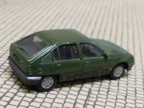 1/87 Herpa Opel Kadett E dunkelgrün in Faltbox