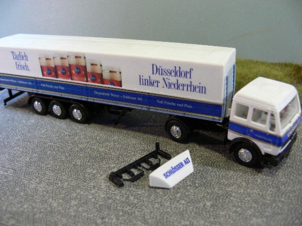 1/87 Herpa MB NG Schlösser Alt Düsseldorf Planen-Sattelzug