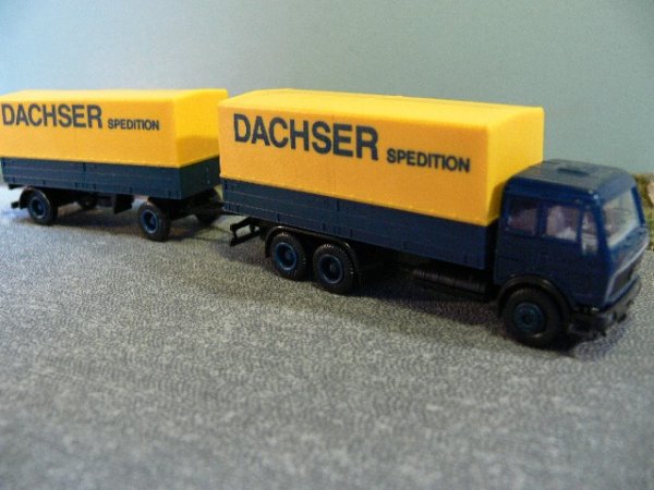 1/87 Herpa MB NG Dachser Planen Hängerzug 811 292