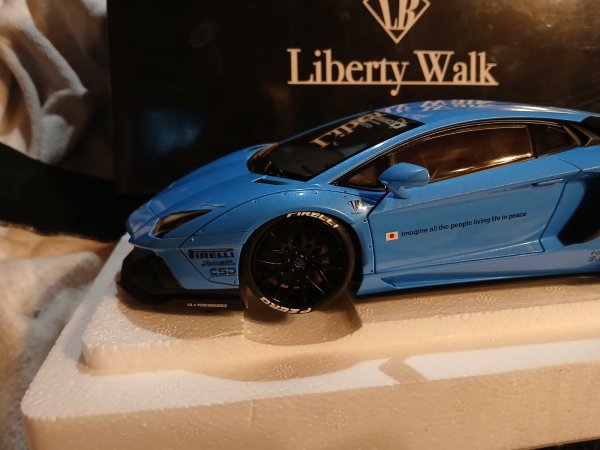 1/18 AUTOart Lamborghini Aventador Liberty Walk LB-Works sky blue metallic 79107