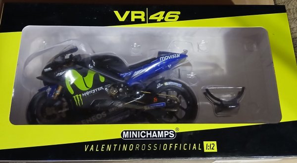 1/12 Minichamps Yamaha YZR-M1 V. Rossi Test Valencia  2017 122 183946