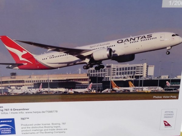 1/200 Herpa Qantas Boeing 787-9 Dreamliner VH-ZNA 558778