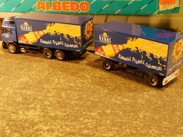 1/87 Herpa Albedo MAN F 2000 Gerrl Limonade Koffer HZ 200359