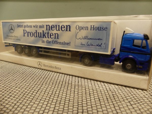 1/87 Wiking MB SK MB Offensive Koffer Sattelzug