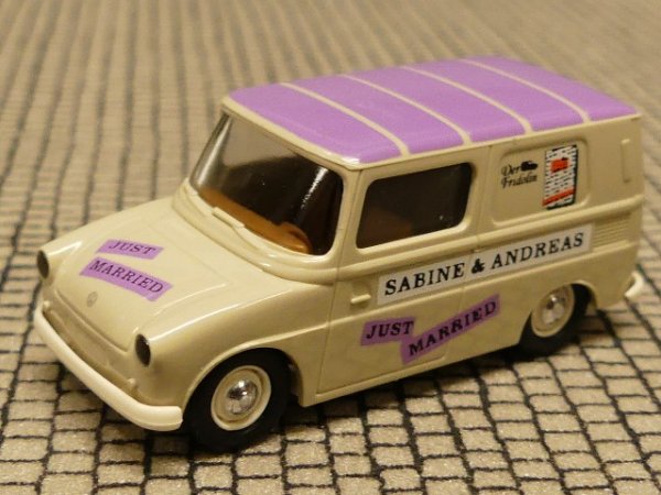 1/87 Brekina VW Fridolin Just Married Sabine & Andreas