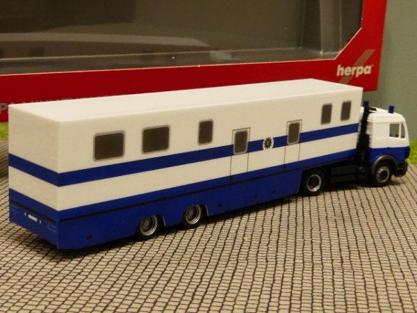 1/87 Herpa MB  SK Koffer Sattelzug Polizei Sachsen / Befehlskraftwagen 309615