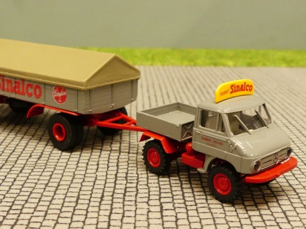 1/87 Brekina Unimog 411 Sinalco mit zwei Anhänger 39108