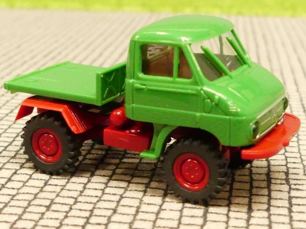 1/87 Brekina Unimog 411 Plattform resedagrün/rubinrot 39027