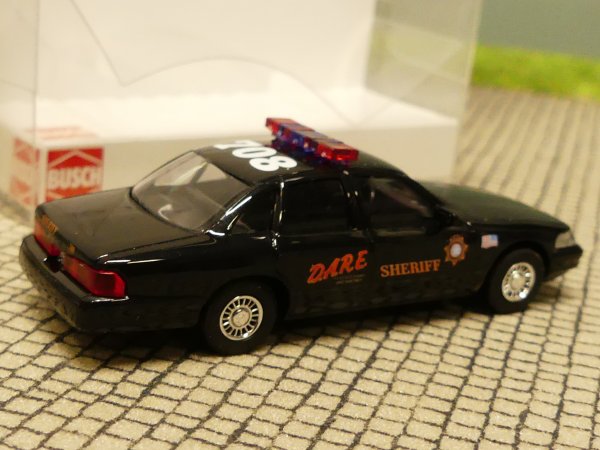 1/87 Busch Ford Crown Victoria D.A.R.E. SONDERPREIS 49010