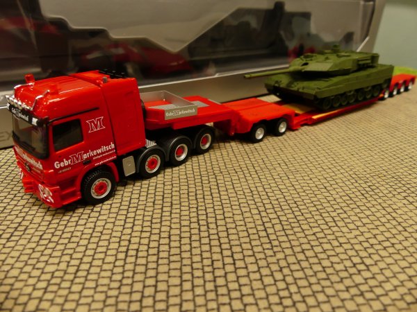 1/87 Herpa MB Actros `02 Tieflade SZ mit Leopard 2A7 Markewitsch 941433