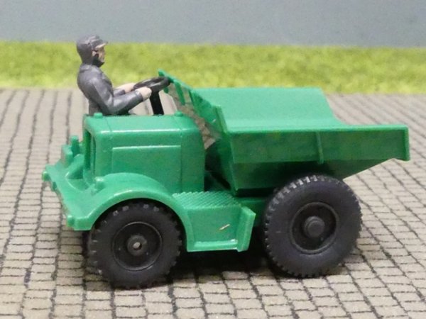 1/87 Wiking Auto-Schütter grün 657