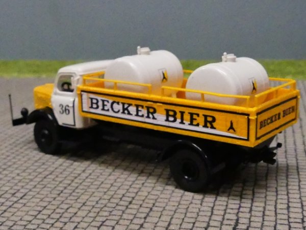 1/87 Brekina Henschel HS 140 Becker Bier mit Tanks Sondermodell Reinhardt