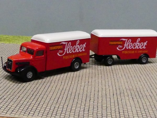 1/87 Brekina MAN F8 Hecker Pforzheim Transporte Koffer HZ