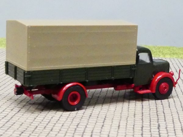 1/87 Brekina Magirus 3500 dunkelgrün Pritsche Plane 41005