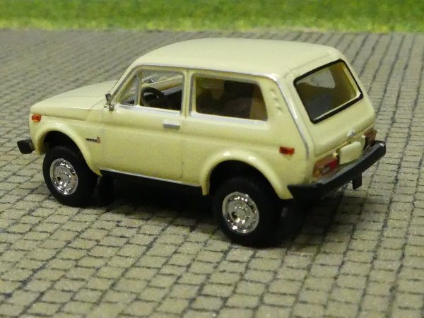 1/87 Brekina Lada Niva hellbeige 27202