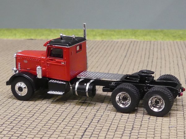 1/87 Brekina Peterbilt 281 rot 85750