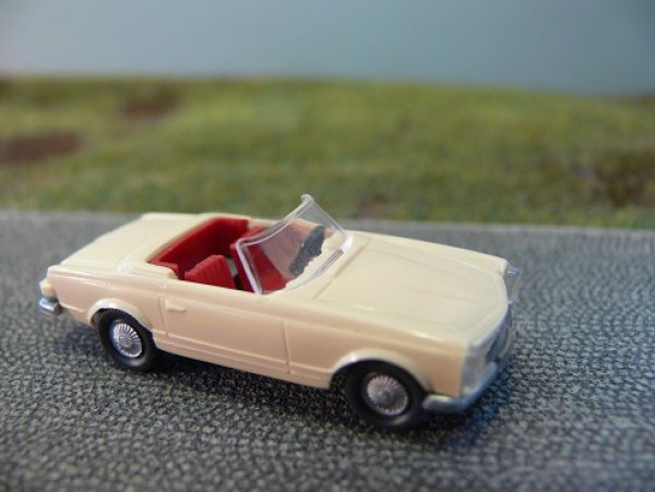 1/87 Wiking MB 230 SL Cabrio beige