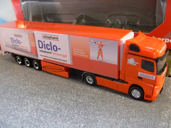 1/87 Herpa MB Actros BigSpace Ratiopharm Koffer-SZ 306782