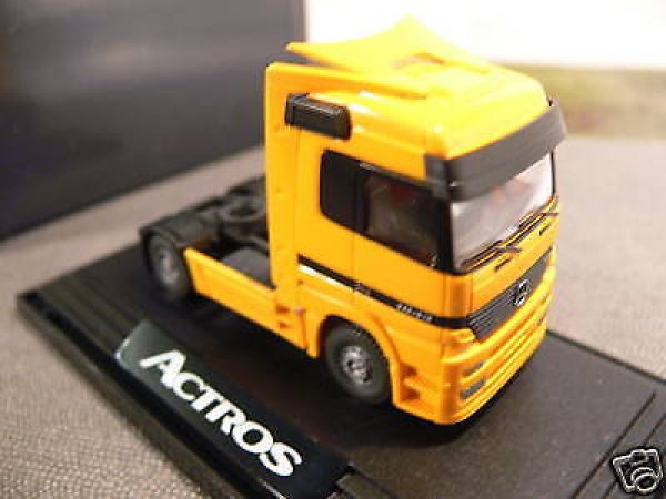 1/87 Wiking MB Actros Zugmaschine ZM gelb