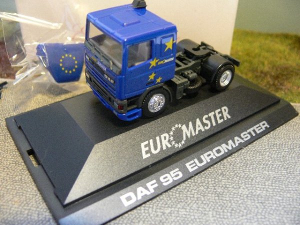 1/87 Herpa DAF 95 Euromaster Zugmaschine PC Box