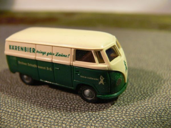 1/87 Brekina # 0532 VW T1 a Kasten Bärenbier Berliner Schloßbrauerei