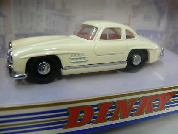 1/43 Dinky MB 300 SL Gullwing 1955 beige DY-12