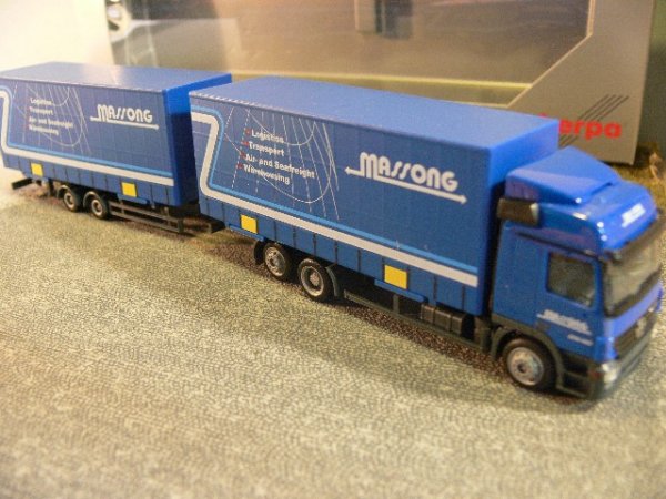 1/87 Herpa MB Actros Massong Tandem HZ Wechsel Koffer S Pl. 271875