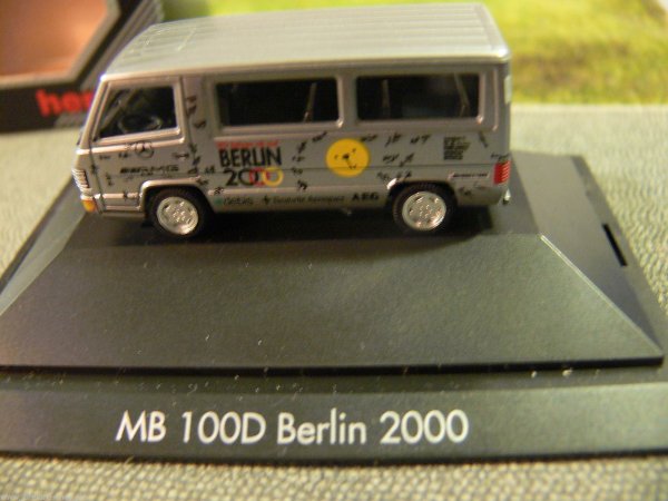 1/87 Herpa MB 100D Bus Berlin 2000