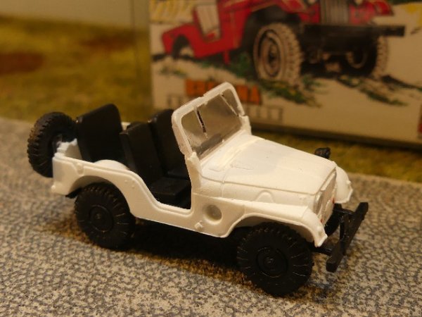 1/87 Brekina Jeep Universal weiß 58902 SONDERPREIS!