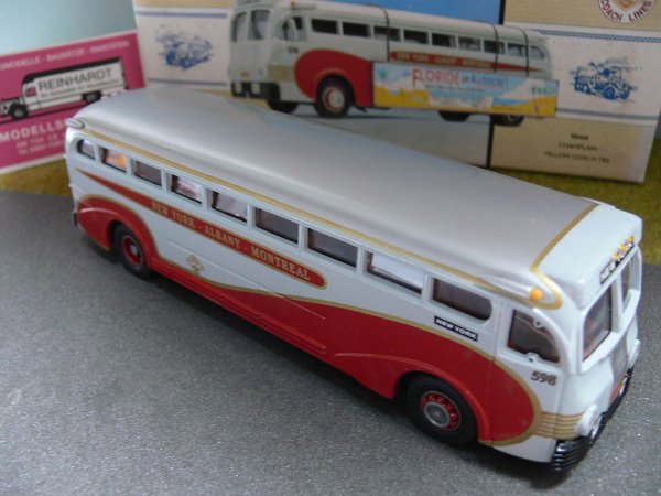 1/50 Corgi Champlain Yellow Coach 743 Bus USA 98468