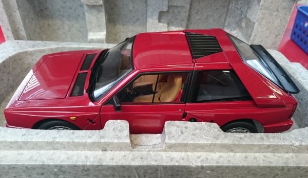 1/18 AUTOart Lancia Delta S4 rot 74771