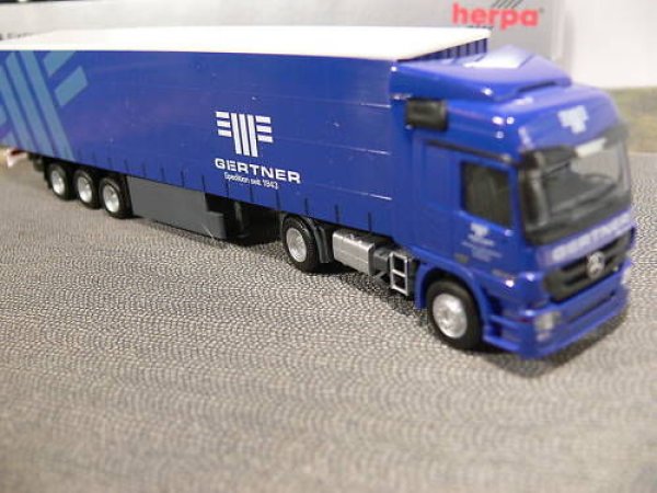 1/87 Herpa MB Actros Gardinenplanen-SZ Gertner 295772