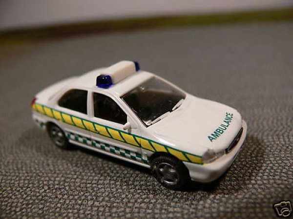 1/87 Rietze Ford Mondeo Ghia Ambulance GB 50578