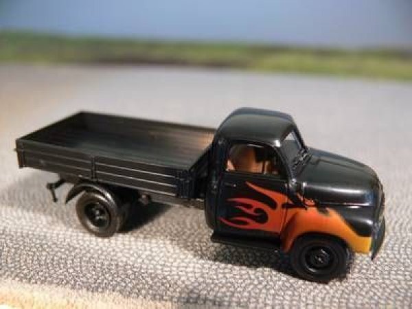 1/87 Brekina Opel Blitz Pritsche Heisse Kisten 35205