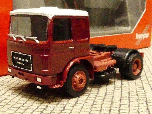 1/87 Herpa Roman Diesel 4x2 2-Achs ZM braunrot Dach weiß 310550