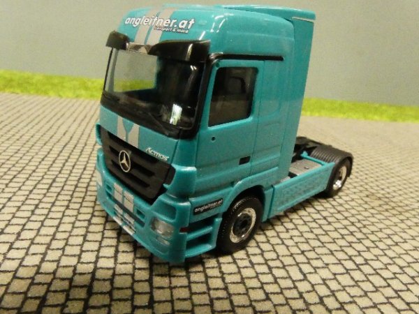 1/87 Herpa MB Actros 2-Achs Zugmaschine Angleitner