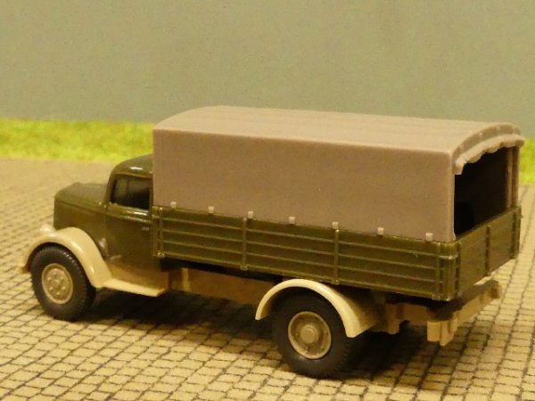 1/87 Wiking Opel Blitz hellolivgrün hellgelbgrau 840 4D